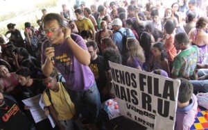 Estudantes da UFPA protestam por melhorias (Foto: Wagner Almeida)